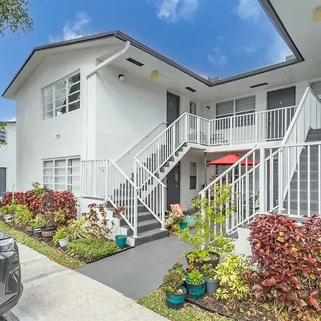 Serene Oasis - Sleeps 11 - Palm Waves Stays